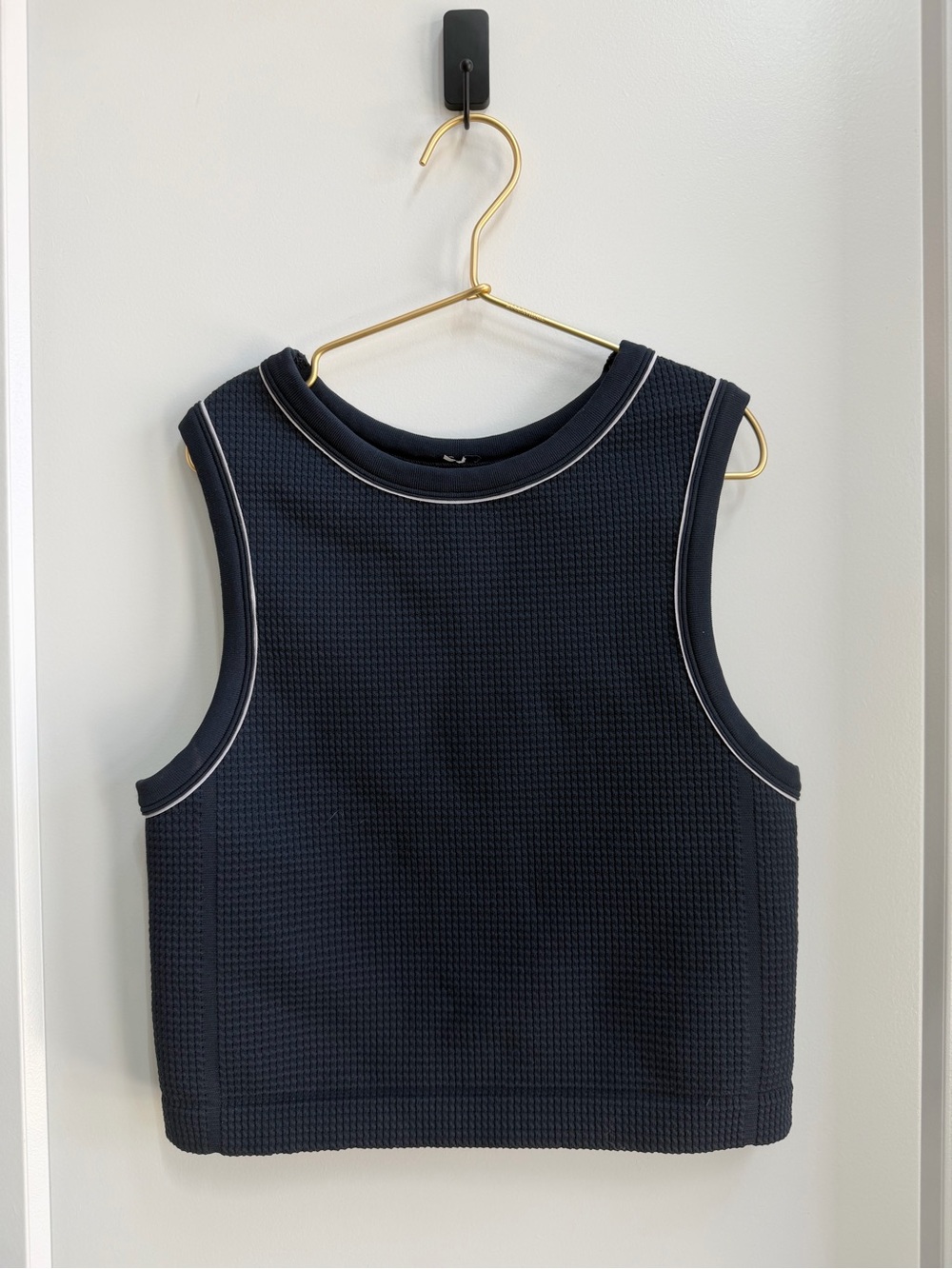 🦋 Sz Small all in motion Navy Waffle Knit Sleeveless Crop Tank
